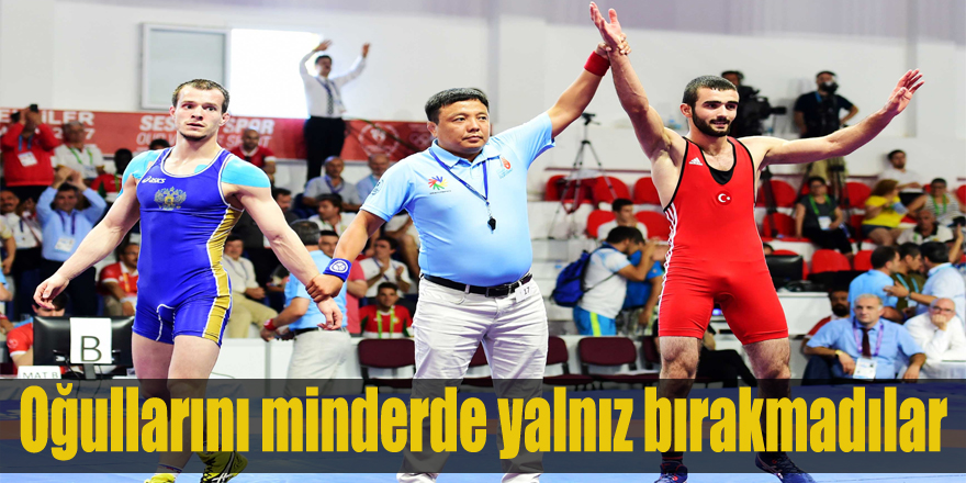 Oğullarını minderde yalnız bırakmadılar