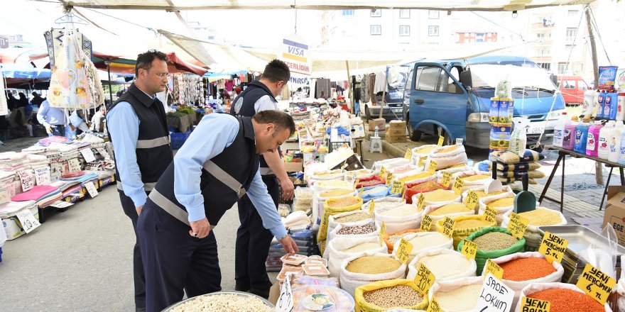 Tekkeköy’de zabıta ekipleri pazar yerlerini denetledi 