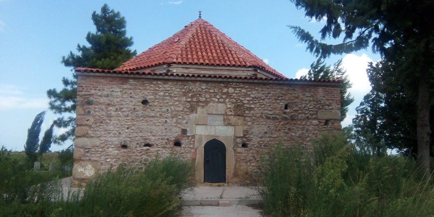 600 yıllık Emir Mirza Bey Türbesi restore edildi 