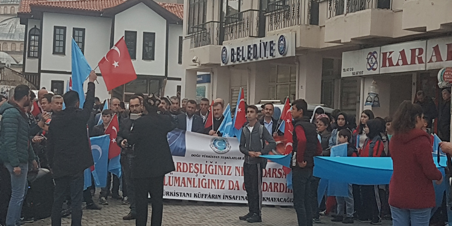 Doğu Türkistan için yürüdüler