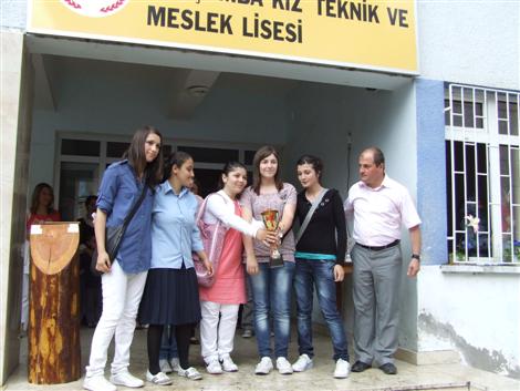 Kız Meslek Lisesi’nde Mezuniyet Coşkusu