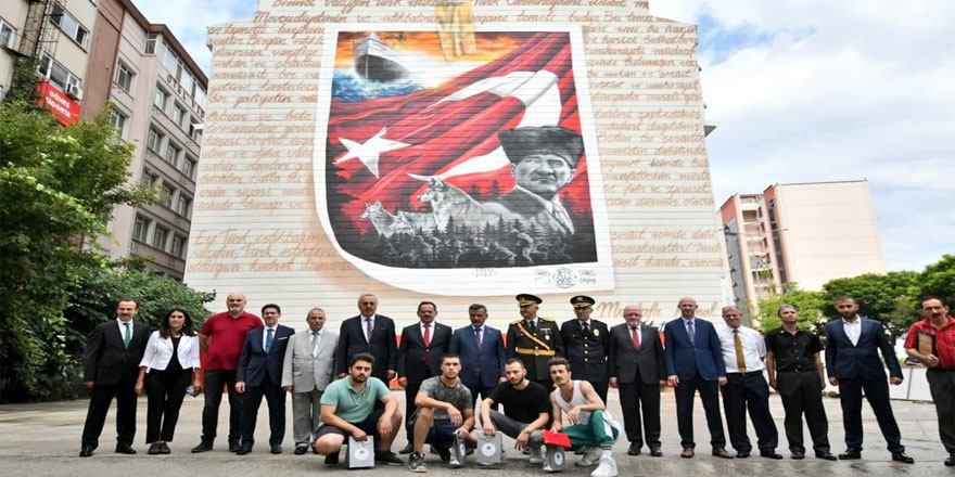 42 metrelik Atatürklü mural çalışması beğeni topladı 