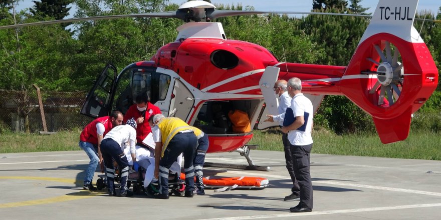Felç geçiren yaşlı adama ambulans helikopter 