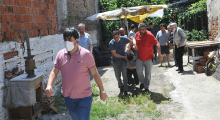 Aranan şahıs örümcek adam gibi çatıdan çatıya uçtu ama polisten kaçamadı