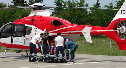 Kalp krizi geçiren kadının yardımına ambulans helikopter yetişti