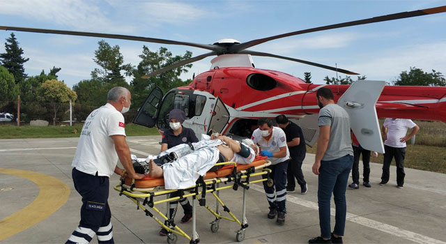 Kazada yaralanan şahıs ambulans helikopterle hastaneye kaldırıldı
