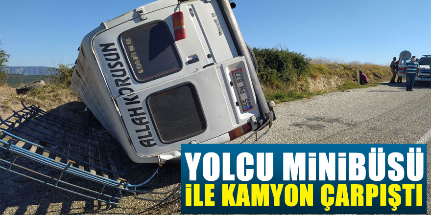 Samsun'da yolcu minibüsü ile kamyon çarpıştı: 1 ölü, 6 yaralı