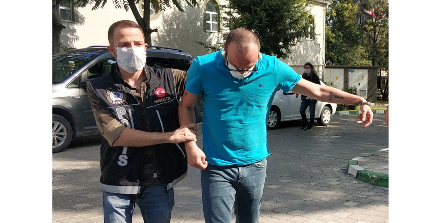 Samsun’da esrarla yakalanan 2 kişi adliyeye sevk edildi