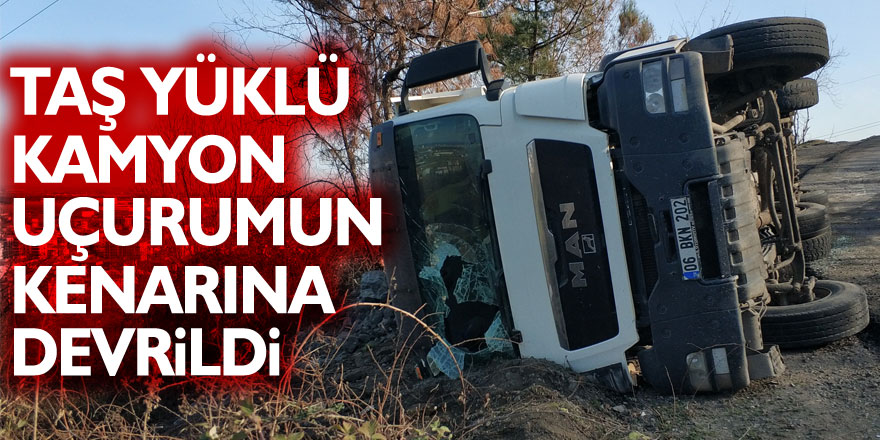 Samsun'da taş yüklü kamyon uçurumun kenarına devrildi: 1 yaralı