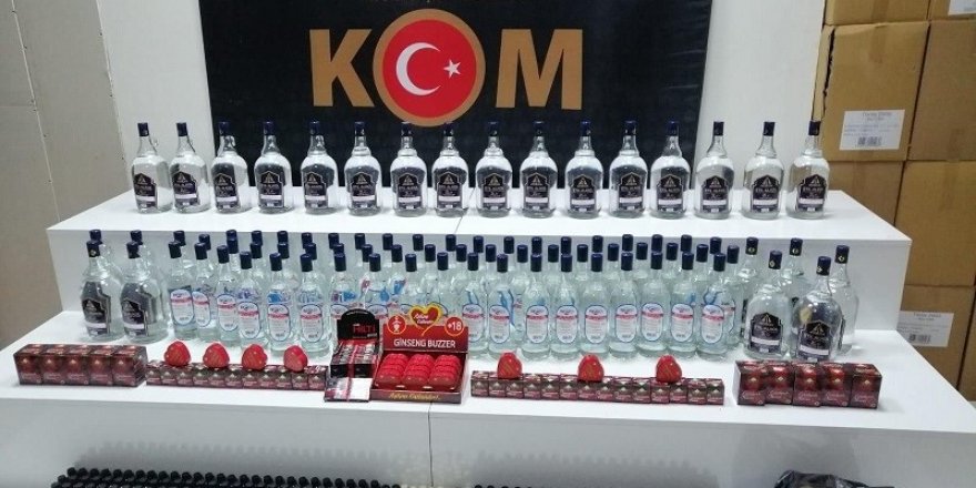 Samsun'da 108 litre etil alkol ve 94 adet cinsel içerikli ürün ele geçirildi