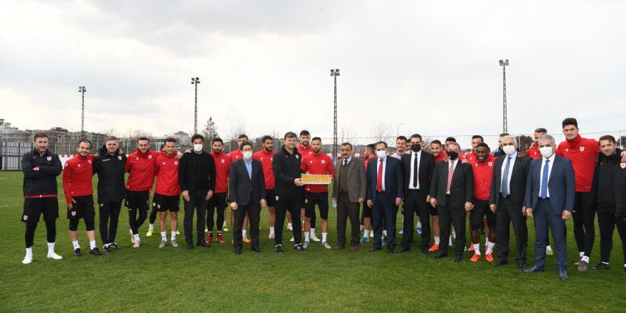 Samsunspor'a derbi öncesi baklava dopingi  