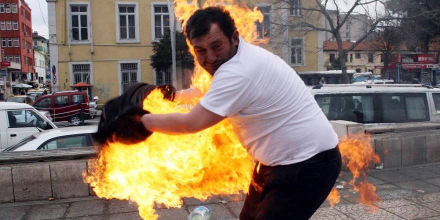 O 'dehşet fotoğraf'taki kişi konuştu: "Ateşe yaklaşamıyorum" 