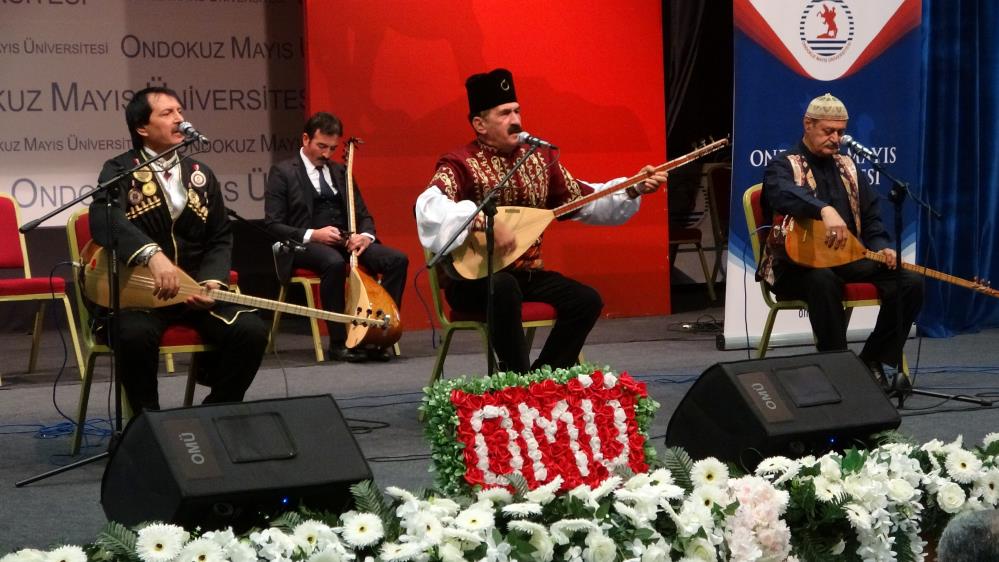 Türk dünyası ozanları Samsun'da atıştı