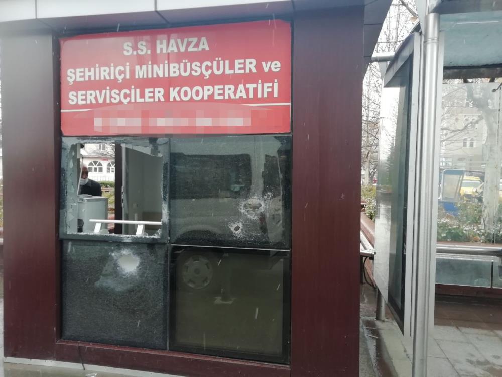 Samsun'da minibüs durağına silahlı saldırı: 4 yaralı
