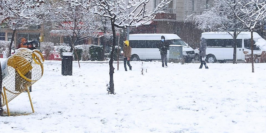 Bafra'da kar yağışı