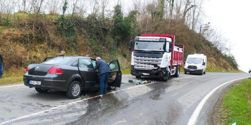 Ordu'da otomobil ile kamyon çarpıştı: 2 ölü, 2 yaralı