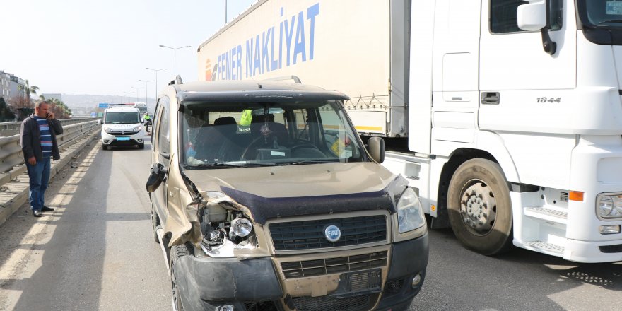 Viyadükte trafik kazası: 1 yaralı 