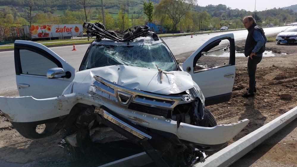 Cenazeden dönen muhtar ve eşi kazada hastanelik oldu