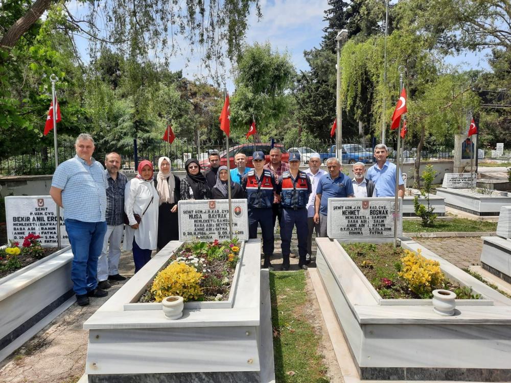 Şehit uzman çavuş kabri başında dualarla anıldı