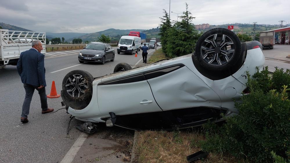 Samsun'da otomobil takla attı: 2 yaralı