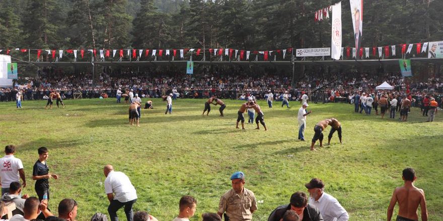 16. Kunduz Yağlı Güreşleri’nin başpehlivanı Mustafa Taş oldu