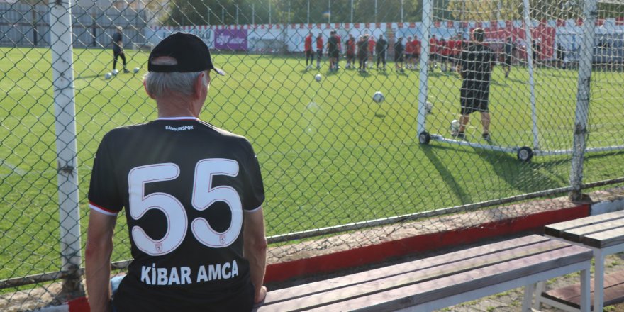 Kağıt toplayıcısı yaşlı adamın borcunu eski Samsunsporlu futbolcu kapattı