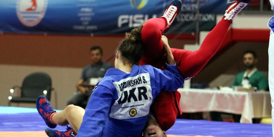 Dünya Üniversiteler Dövüş Sporları Kupası Samsun'da başladı