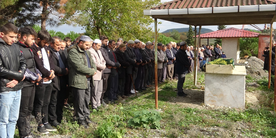 Motosiklet kazasında hayatını kaybeden liselilere gözyaşı