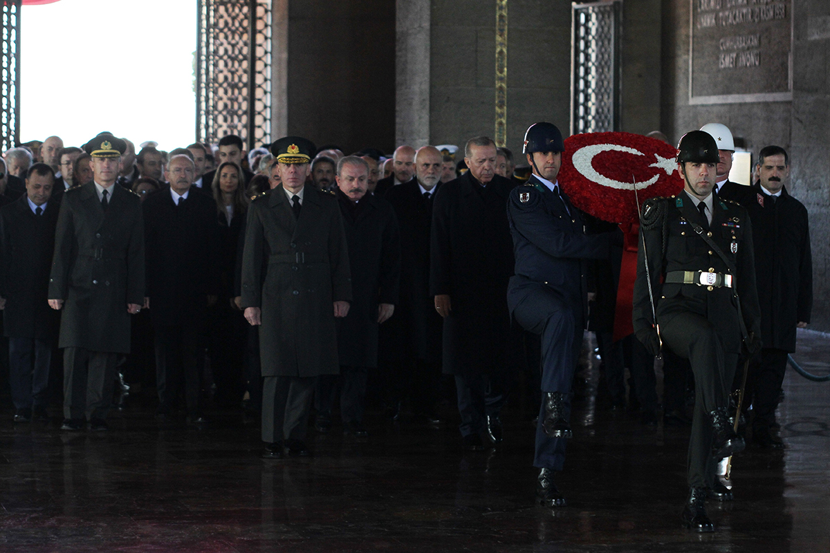 Devlet Erkanı Anıtkabir'de