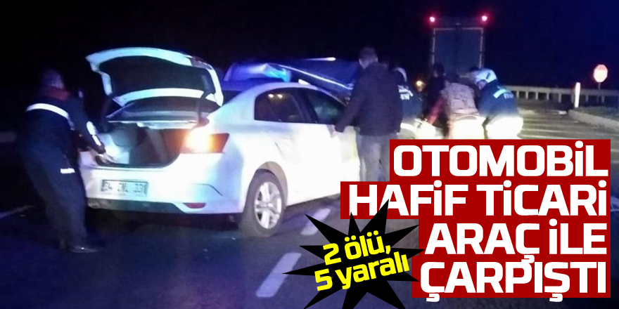 Samsun'da otomobil hafif ticari araç ile çarpıştı: 2 ölü, 5 yaralı