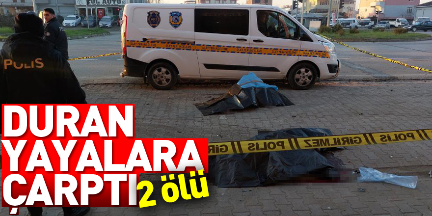 Otomobil, araçları arıza yaptığı için duran yayalara çarptı: 2 ölü