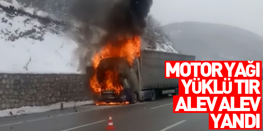 Samsun'da motor yağı yüklü tır alev alev yandı