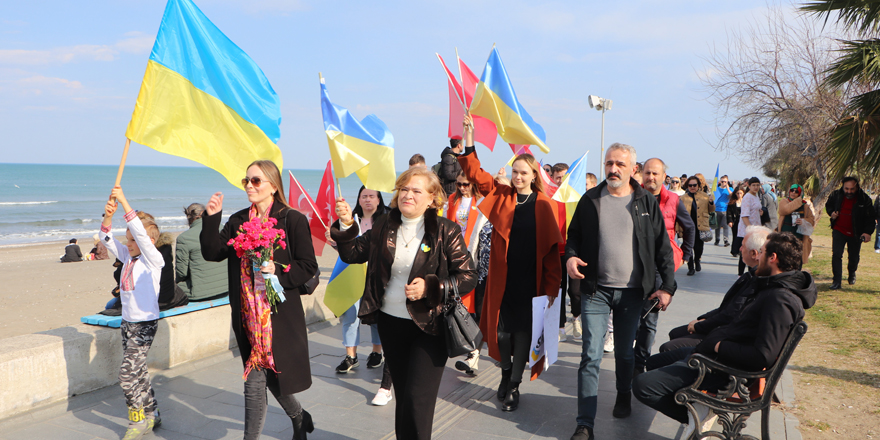 Rusya-Ukrayna savaşının 1. yılında Ukrayna'da hayatını kaybedenler anıldı