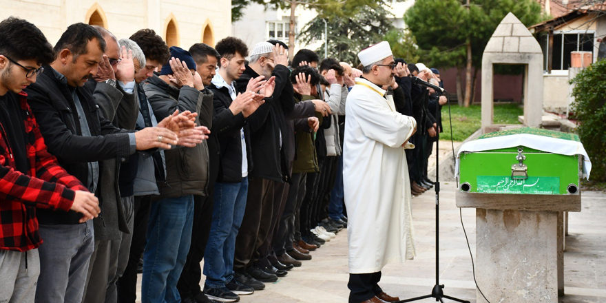 Kalp krizi sonucu vefat eden okul müdürü toprağa verildi