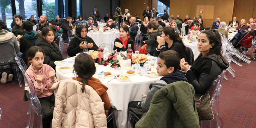 Samsun'da depremzedeler için iftar programı