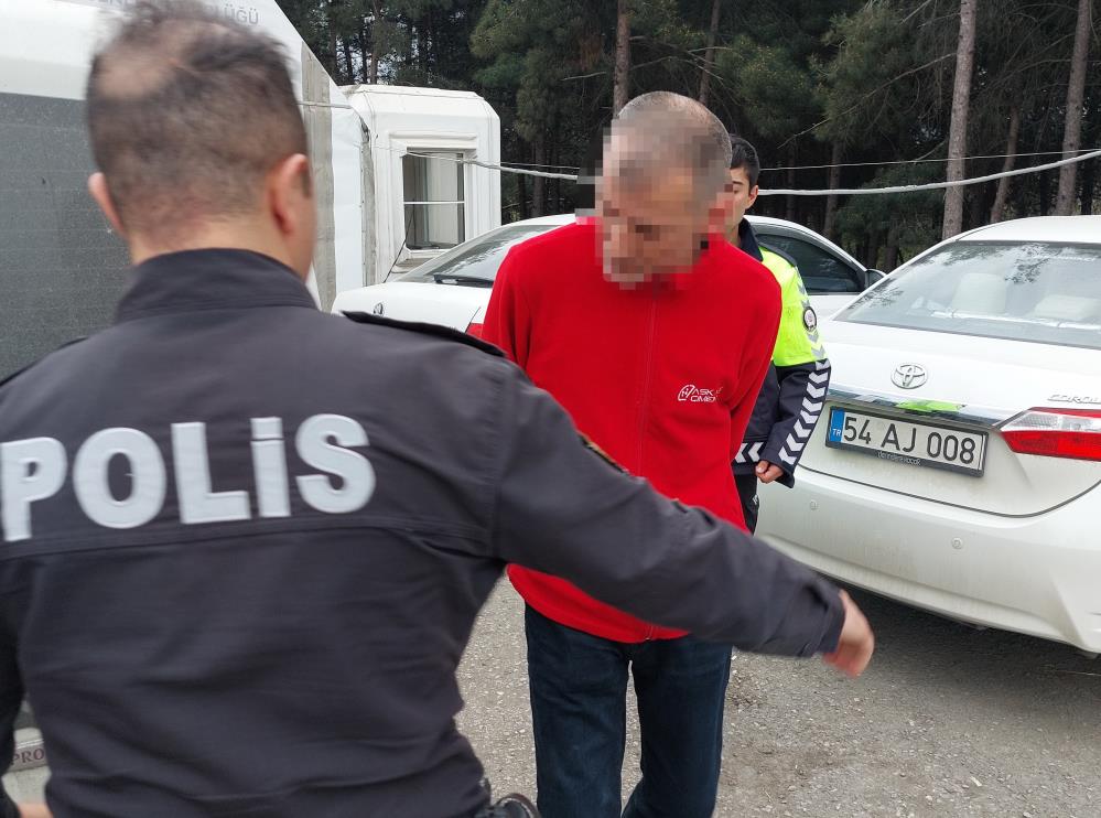 Karısını bıçakla ağır yaralayan koca tutuklandı