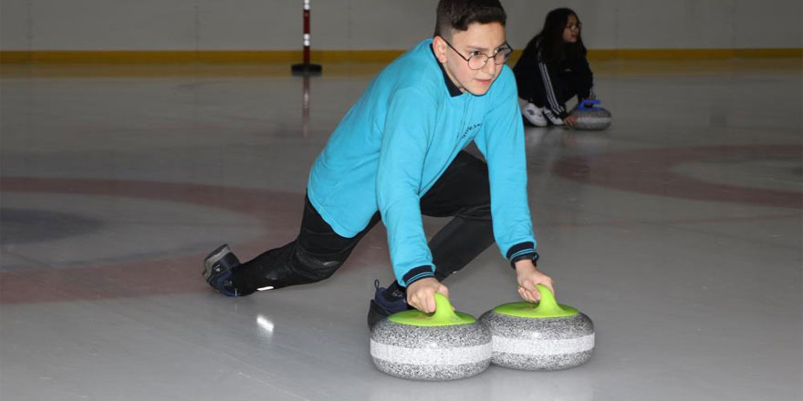 ’Buzda Satranç Curling Projesi’nde 1300 öğrenciye eğitim