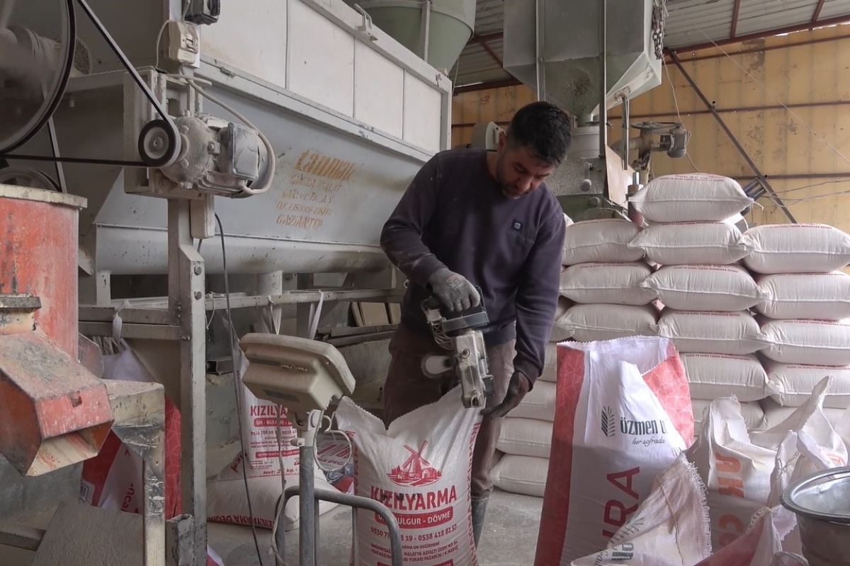 Değirmenini ambara taşıdı, un ve bulgur üretimine geçti