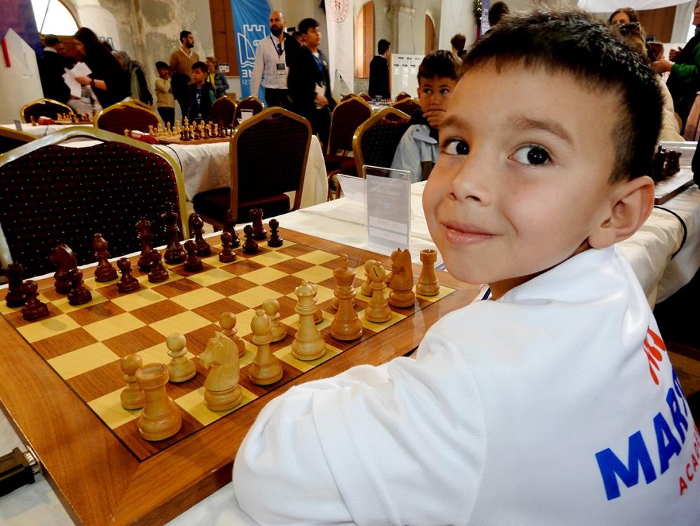 Türkiye Küçükler ve Yıldızlar Takım Satranç Şampiyonası Çeşme'de başladı