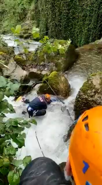 Kızını kurtarmak isterken ikisi de hayatını kaybetti