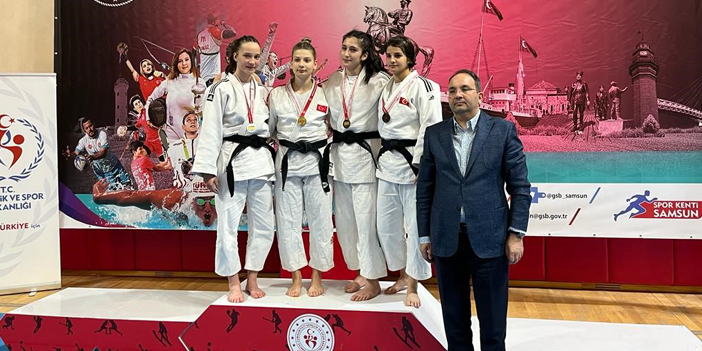 Yunusemreli judocular, Samsun'dan üç madalya ile döndü