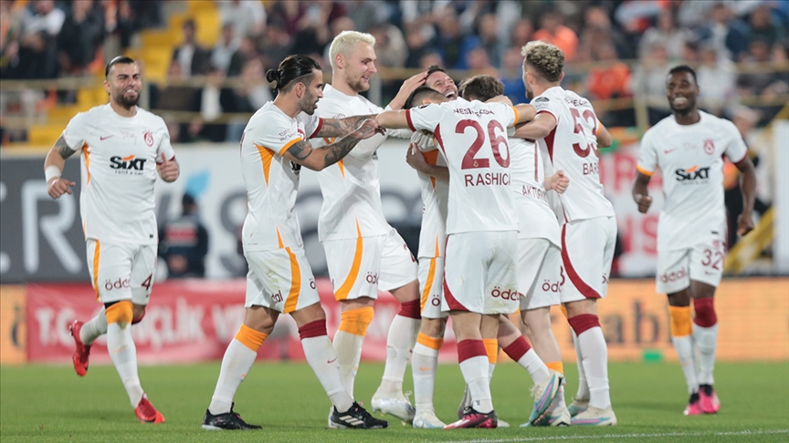 Galatasaray'ın golcüleri durdurulamıyor, savunması geçit vermiyor