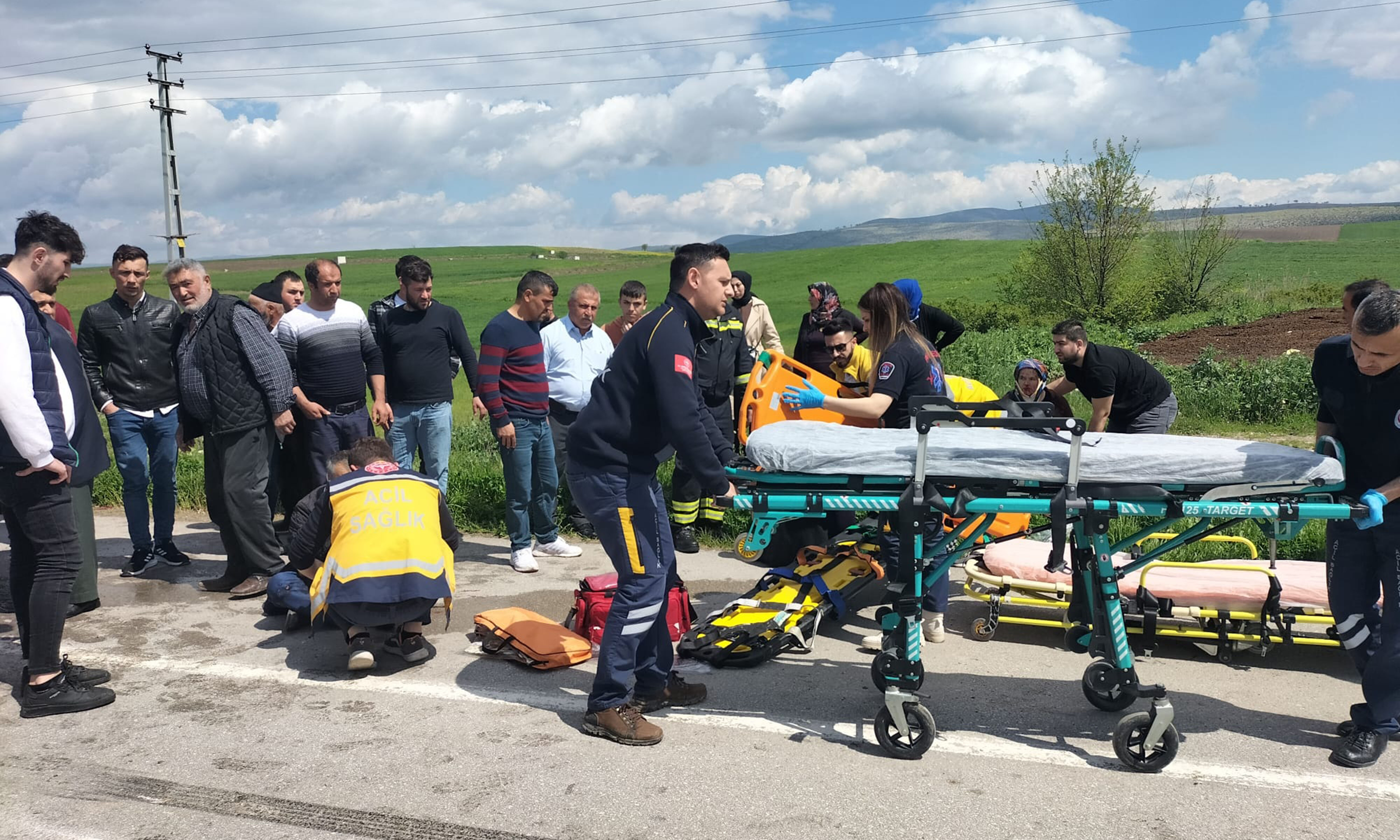 Samsun'da otomobil ile hafif ticari aracın çarpıştığı kazada 6 kişi yaralandı