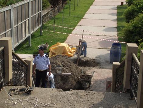 Merdivenler sonunda onarılıyor