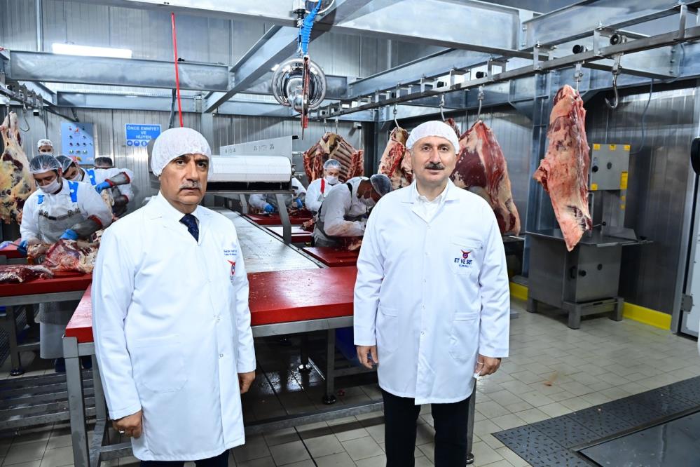 Bakanlar Karaismailoğlu ve Kirişci, Et ve Süt Kurumu Trabzon Et Kombinası'nın açılışını yaptı