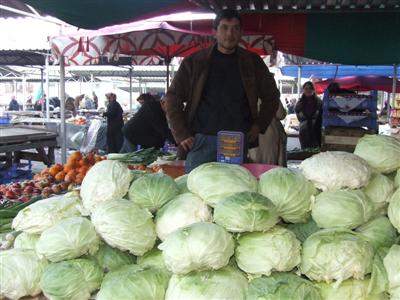 “Beyaz Lahana” Çarşamba Pazar Yerine de İndi.