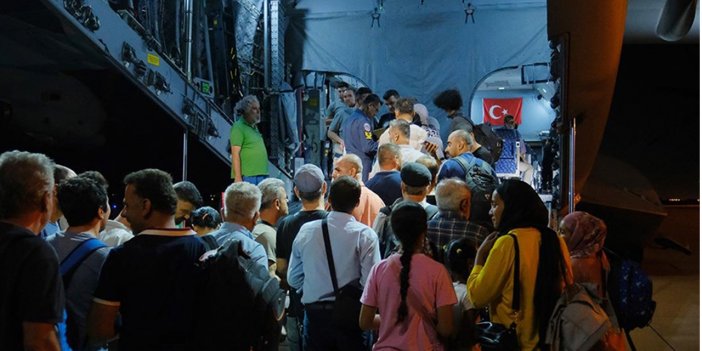 Sudan'dan tahliye edilen Türk vatandaşları Ankara'ya getirildi
