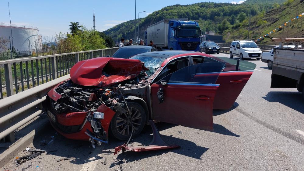 Samsun'da 4 aracın karıştığı zincirleme kaza: 3 yaralı