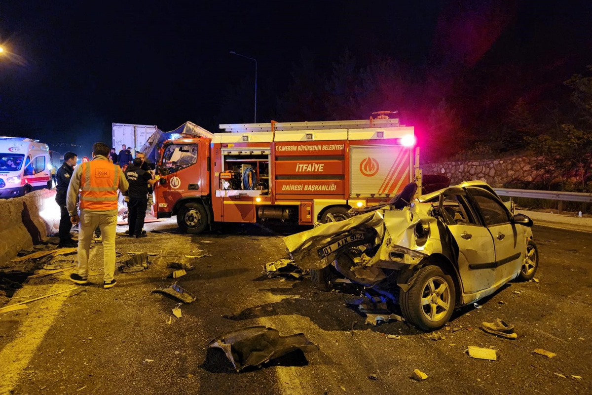 Adana'da 13 aracın karıştığı zincirleme trafik kazası: 7 ölü, 7 yaralı