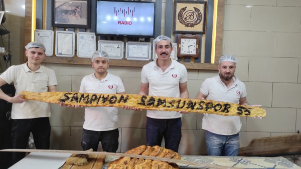 aa-20230417-30874323-30874321-salipazarinda-firincilardan-sampiyon-samsunspor-yazili-pide.jpg